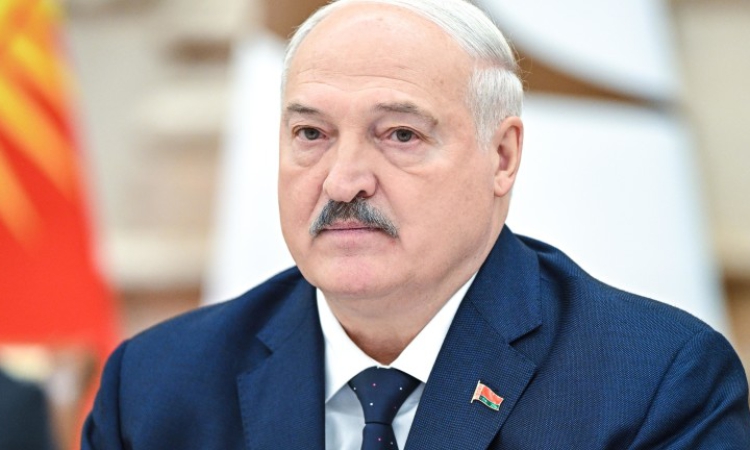 Лукашенко: Мощното руско оръжие е зад моя гръб